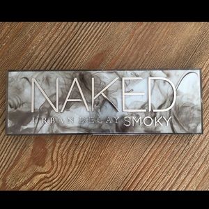 Urban Decay Naked Smoky Palette 🖤